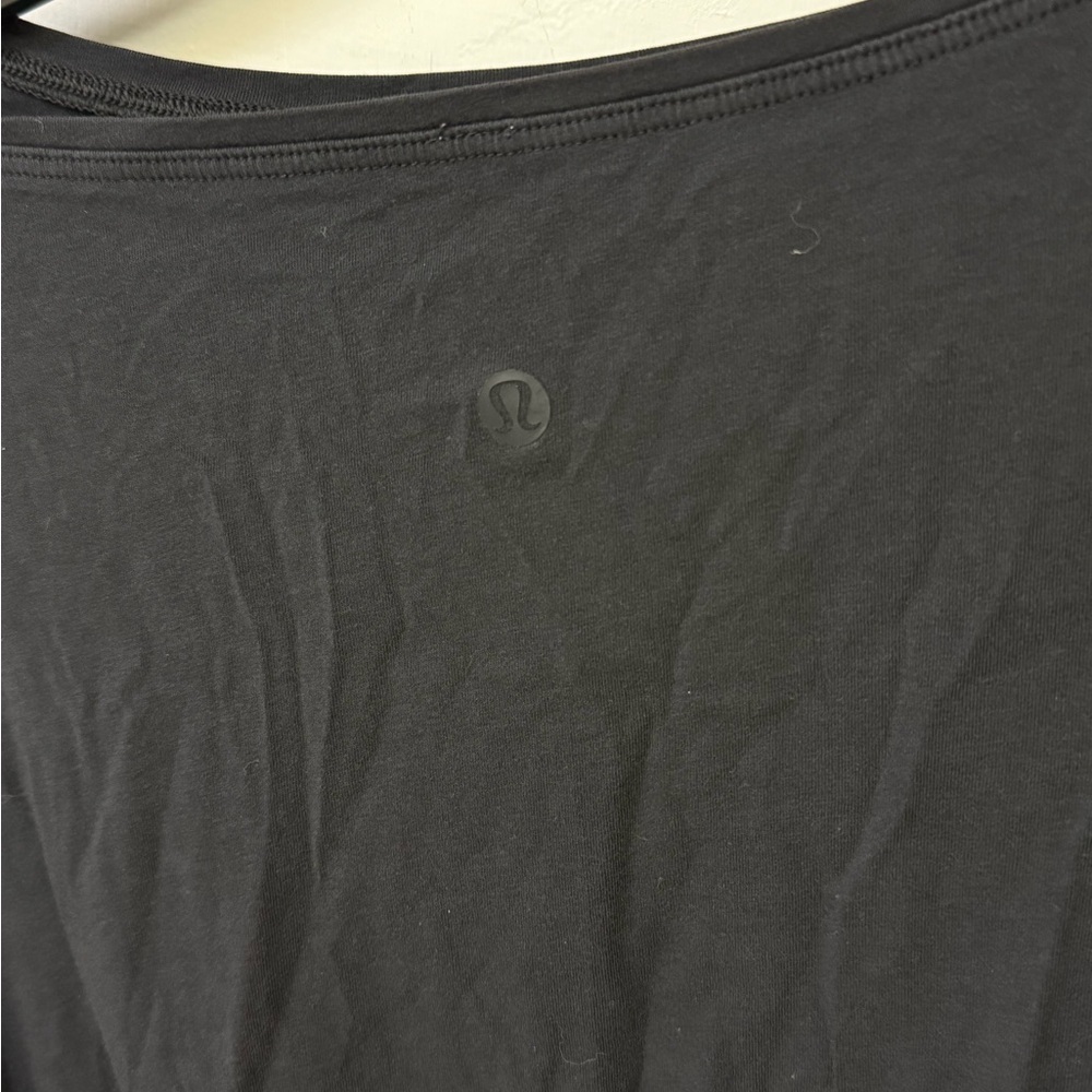 Lululemon shirt Size M - Picture 3 of 3
